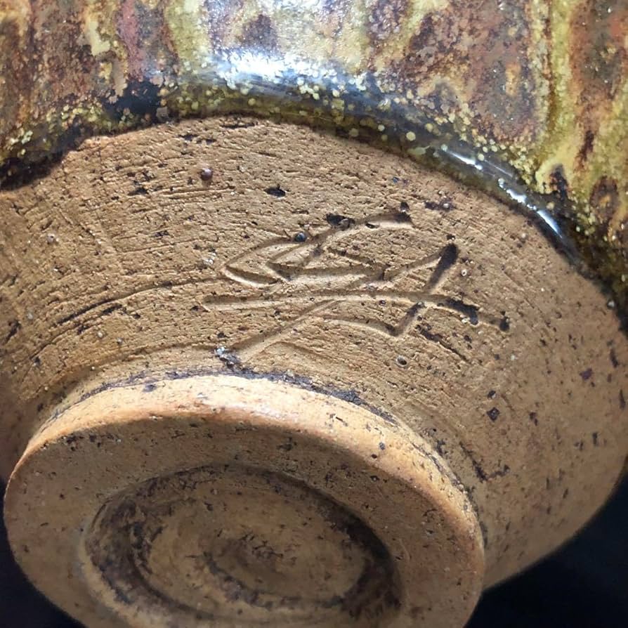 究極の美◆蔵から美しいマダラの荒々しい釉薬のかけられた抹茶茶碗が出て来ました。 究極の美◇蔵から美しいマダラの荒々しい釉薬のかけられた抹茶